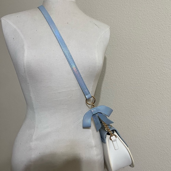 Danielle Nicole Cinderella crossbody for Disney Loungefly. - Picture 4 of 11